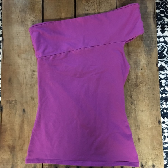 3/$20 VS one should tank with built-in bra - Picture 2 of 4